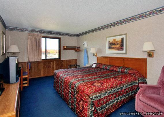 Econo Lodge Inn & Suites Dubuque Quarto foto